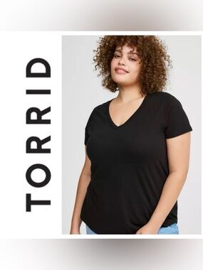 Torrid Michel Studio Modern T-Shirt, Size 1X
